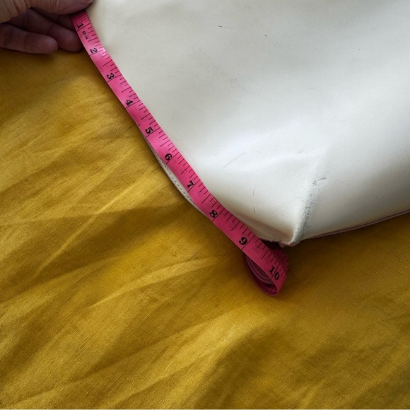 Elegant Furla cream colored purse - Picture 6 of 9